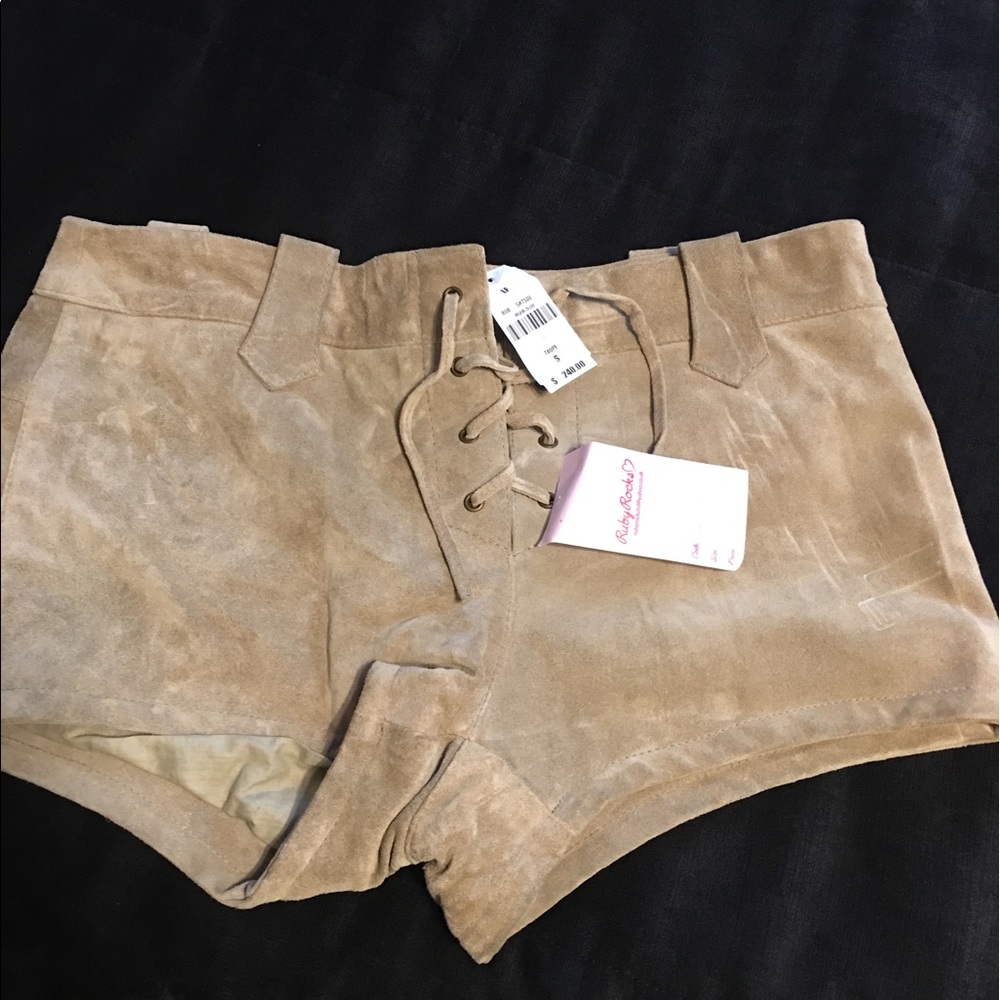 Suede beige shorts