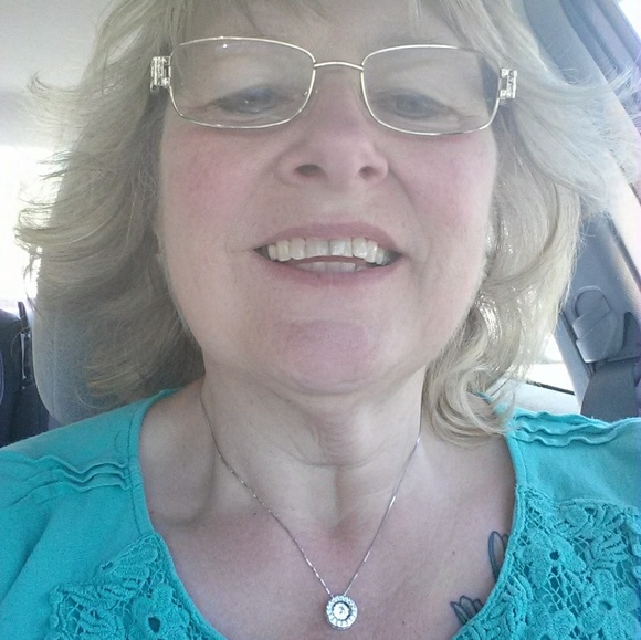 Meet your Posher, Linda - Picture 1 of 1