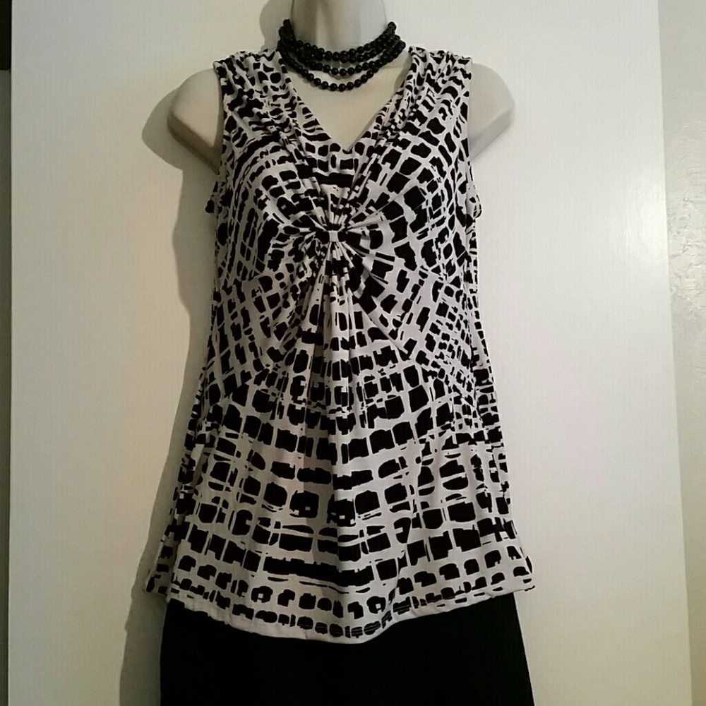 Gorgeous Black & Light Beige Sleeveless Top