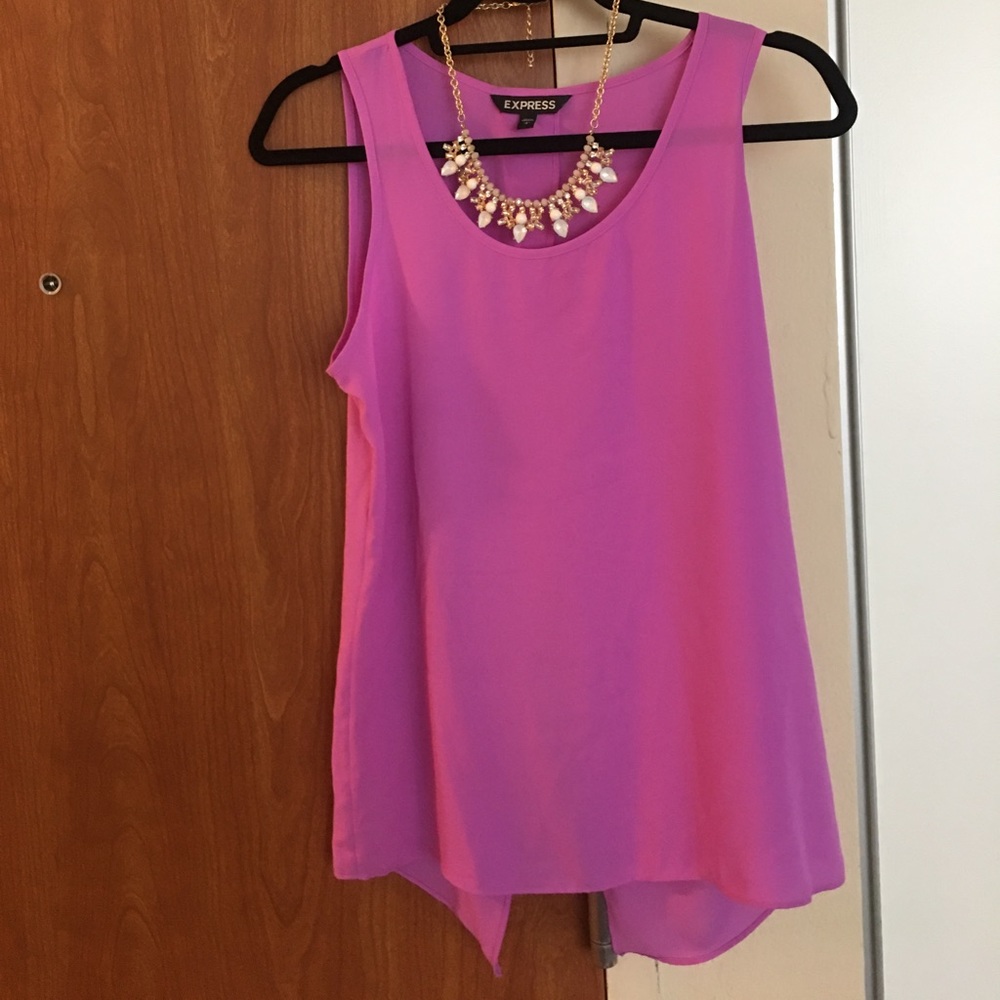 Express tank with cutout back