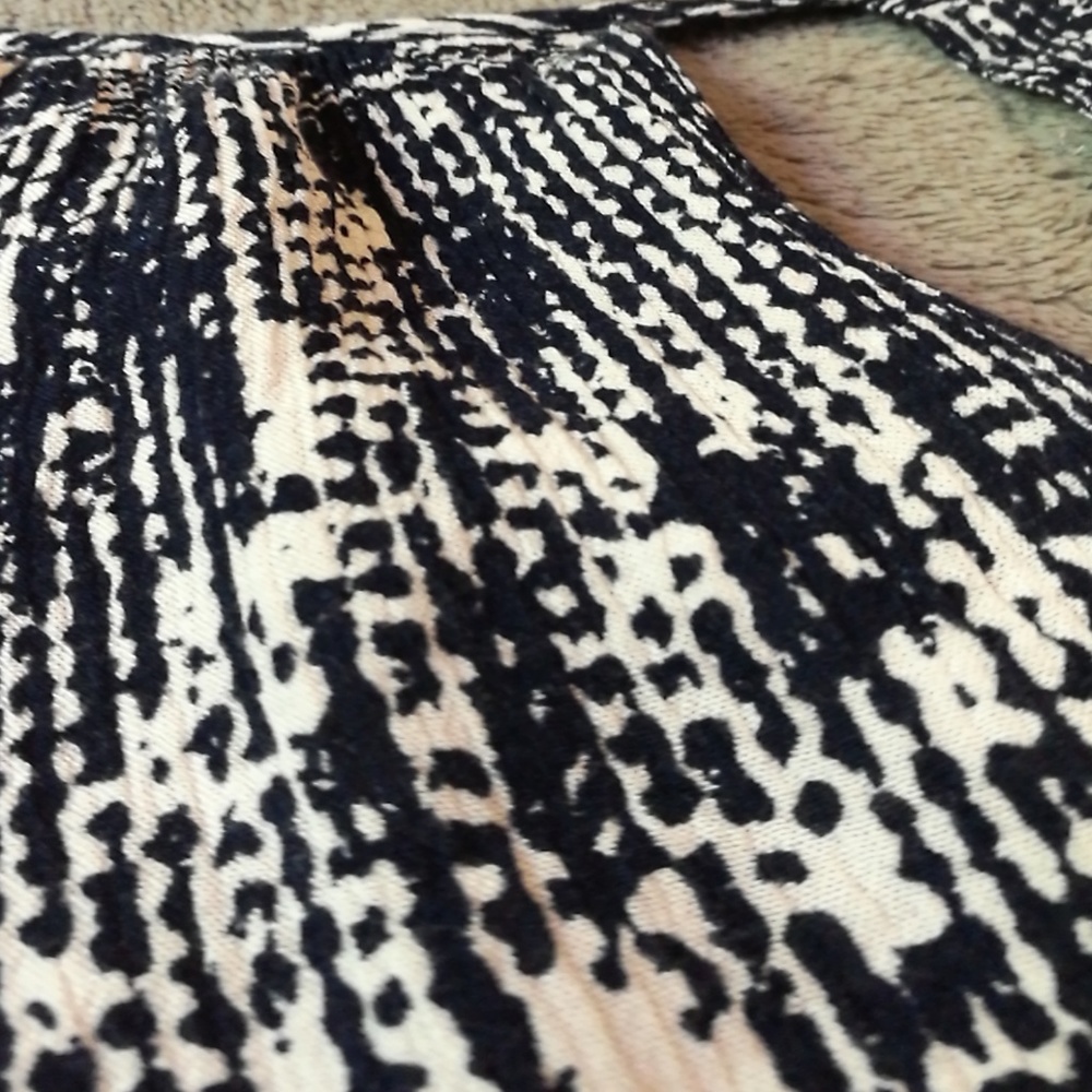 Patterned Blouse - Picture 2 of 3