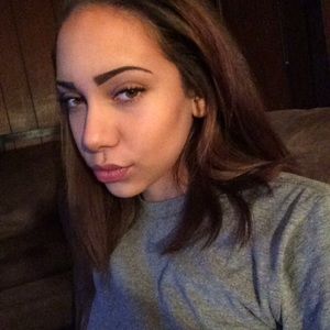 Meet your Posher, Kayla