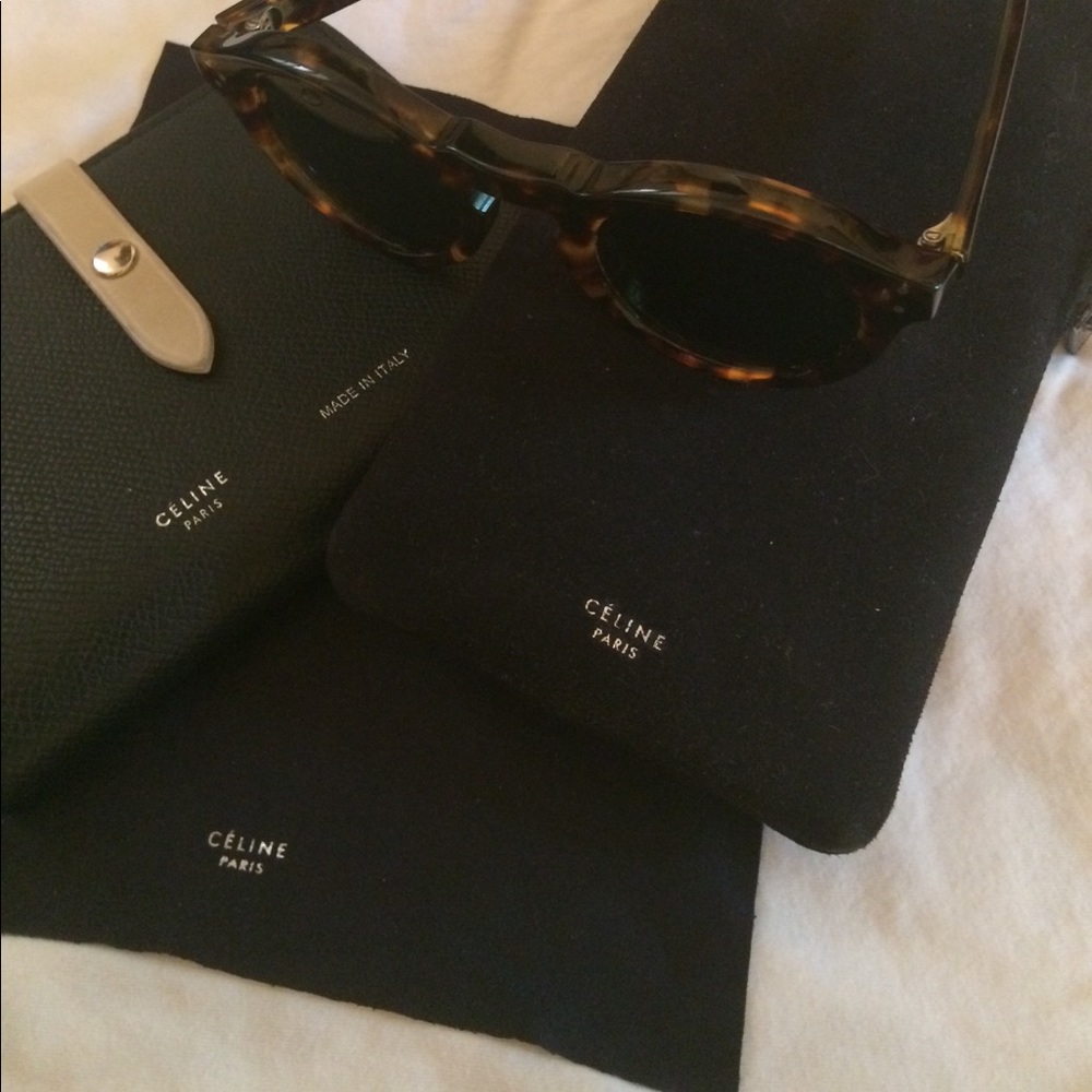 Like New Celine large Wallet 👛💯