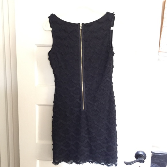 Stunning scalloped lace guess dress - Picture 6 of 8