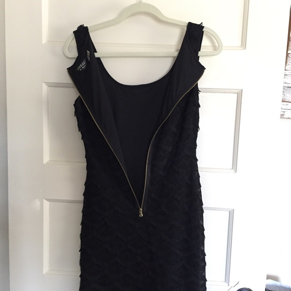 Stunning scalloped lace guess dress - Picture 7 of 8