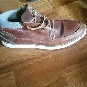 Leather boat shoes