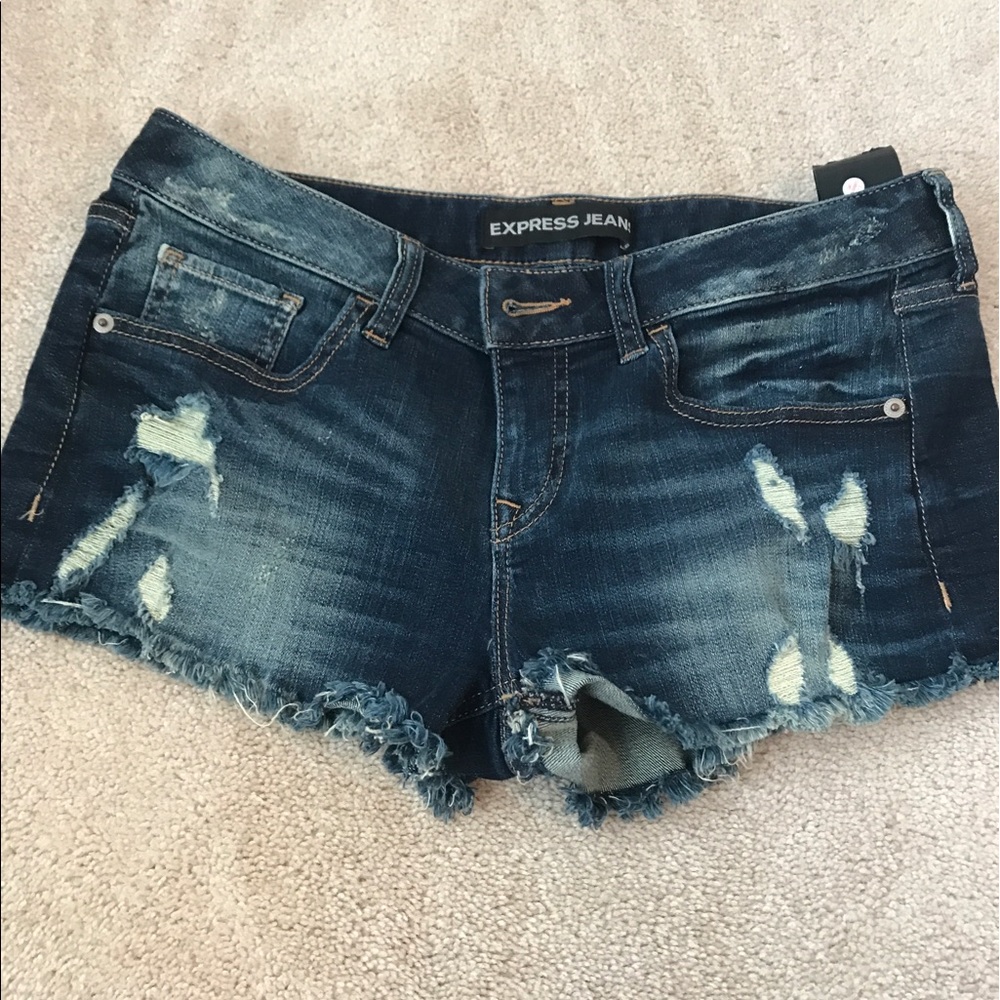 Express NWT size 8 relaxed cutoff denim shorts