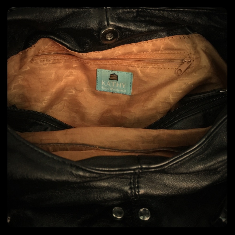 Beautiful Handbag - Picture 2 of 4