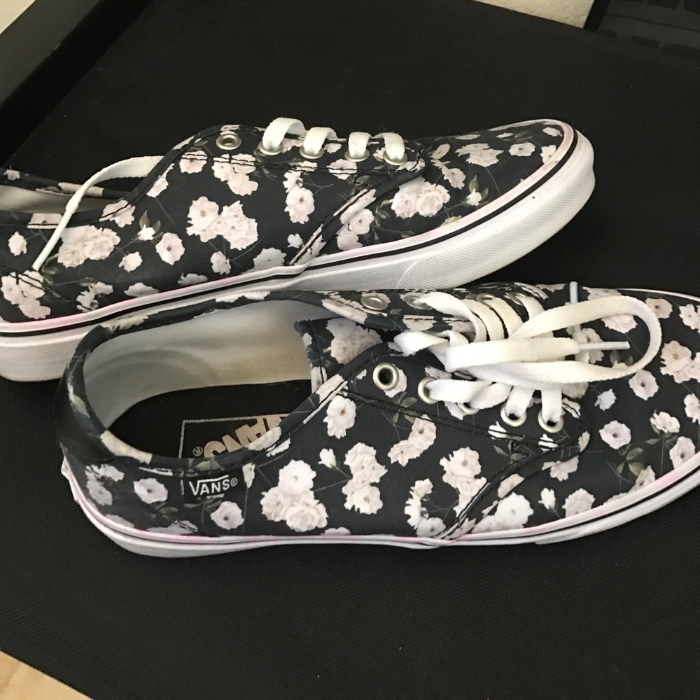Women's Floral Vans