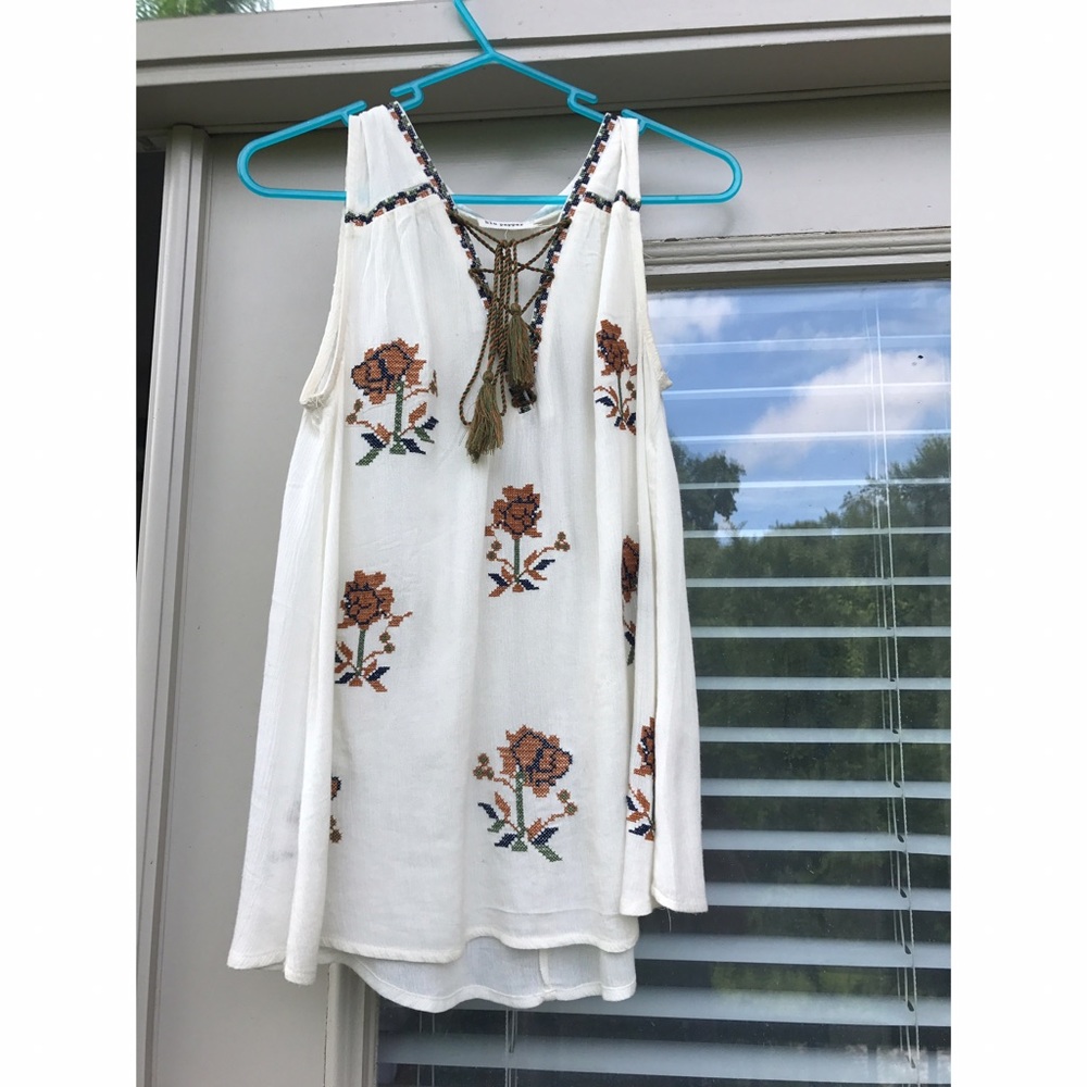 Blu Pepper Lace Up Tank Size S