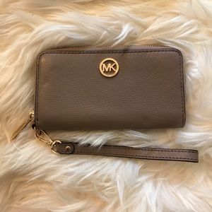 Leather Michael Kors Zip Wallet/Wristlet