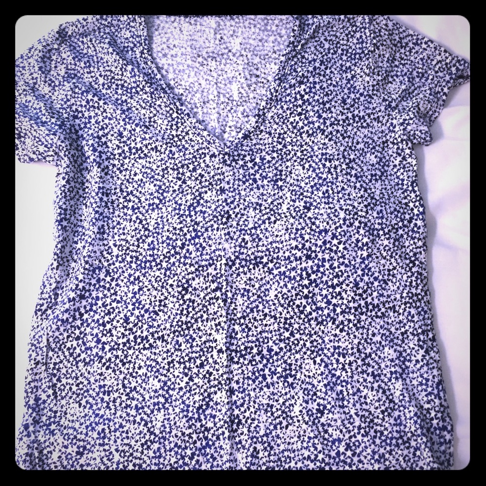 V neck t shirt.