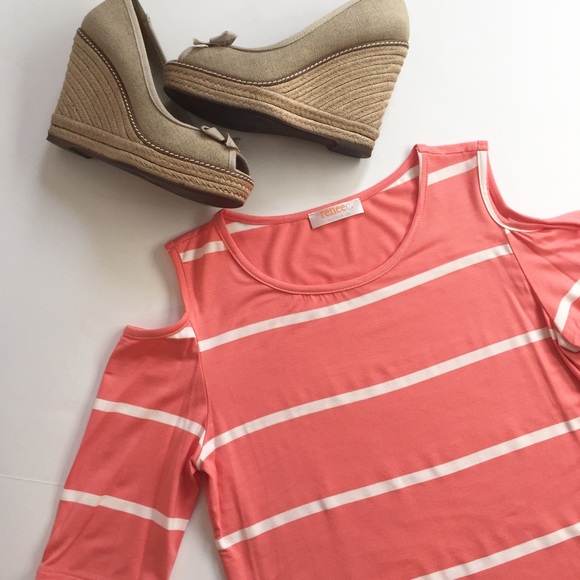 Cold Shoulder Top - Picture 2 of 3