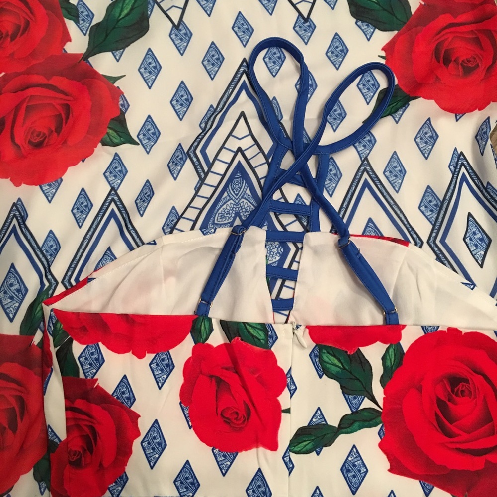 🌺FLORAL MAXI DRESS WITH BOTTOM SIDE SLIT- NEW🌺 - Picture 7 of 8