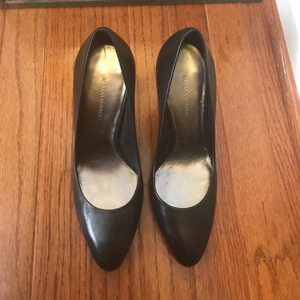 High heel pumps