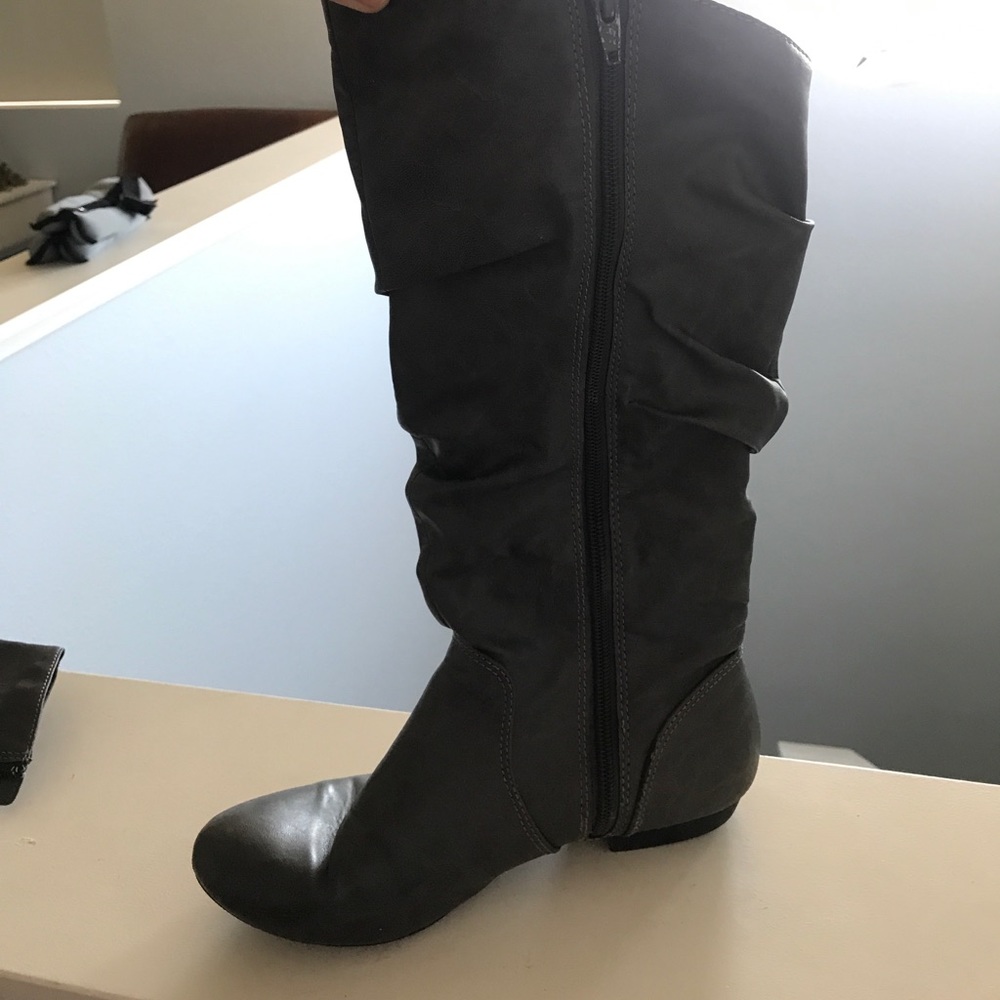 Gray Non Slip Boots size 7.5 lower east side