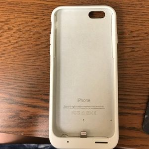 White iPhone 6/6s apple charging case