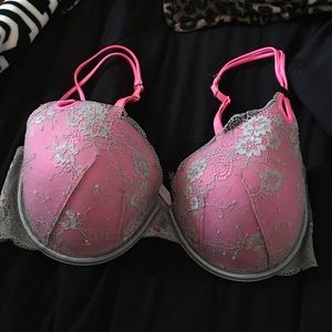 Victoria's Secret gorgeous bra
