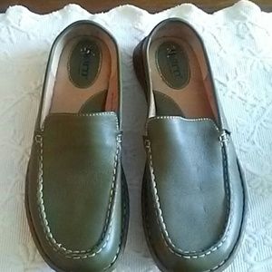 Born loafers green