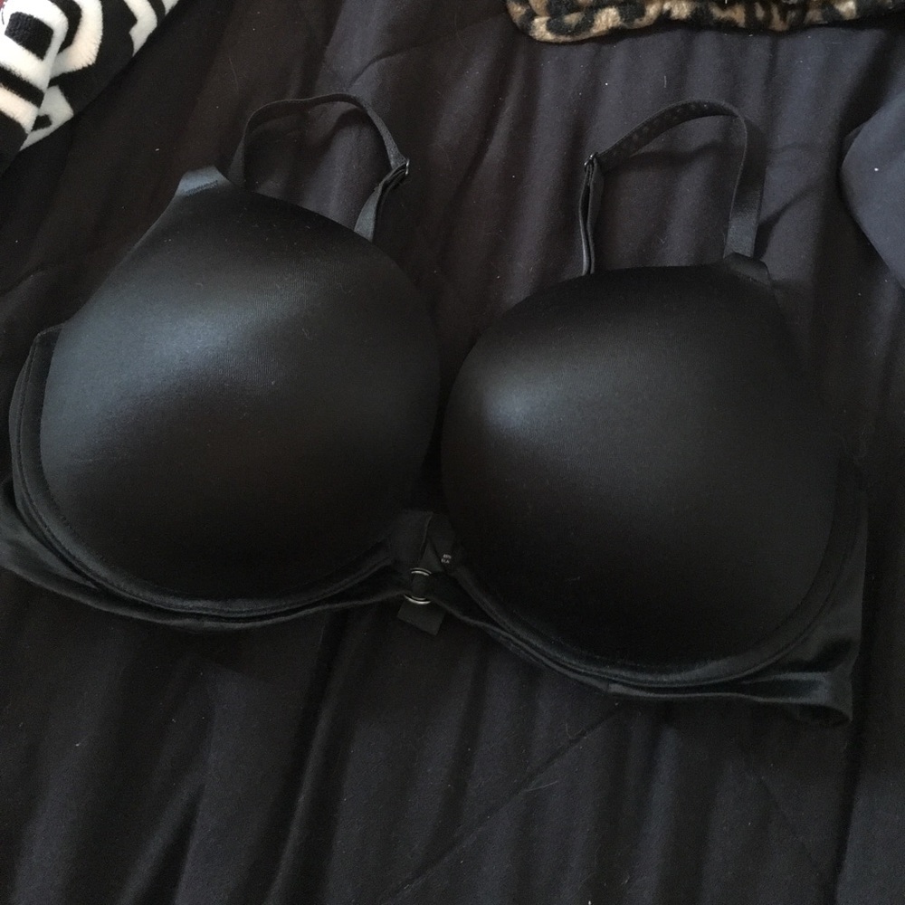Victoria's Secret very sexy plunge bra