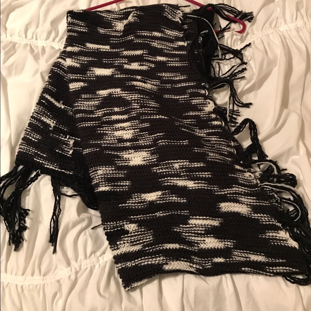 Lularoe Mimi (black & white)
