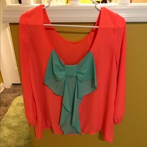 Lovely coral and blue shirt 🎀💙🌷😘