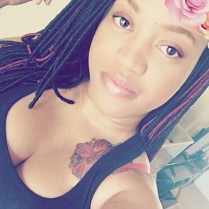 Meet your Posher, Crystal