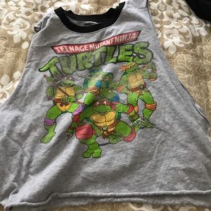 Grey cartoon cropped tank