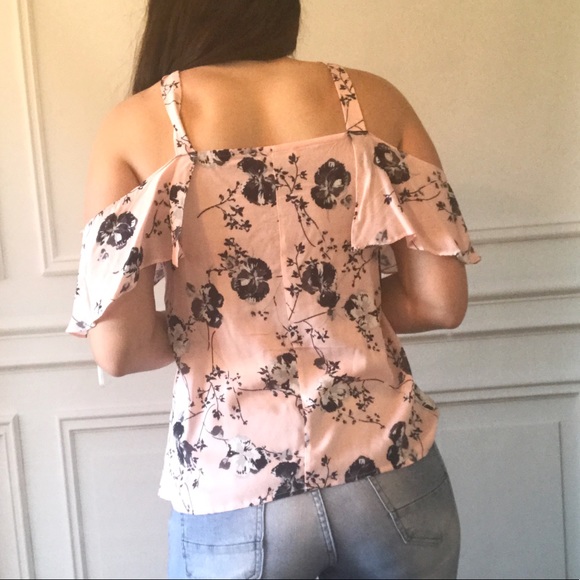 SALE << Floral Keyhole High Neck Halter Tank Top > - Picture 3 of 5