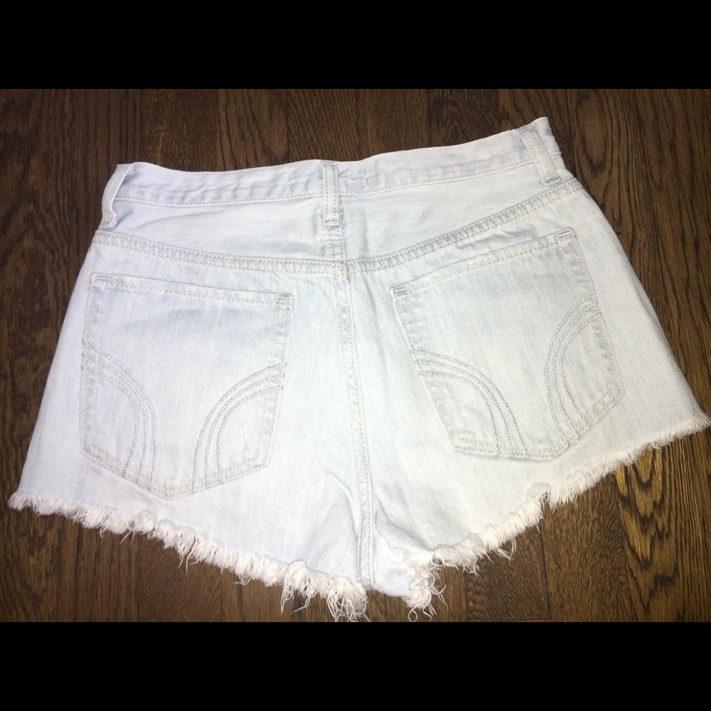 Hollister light wash shorts - Picture 2 of 3