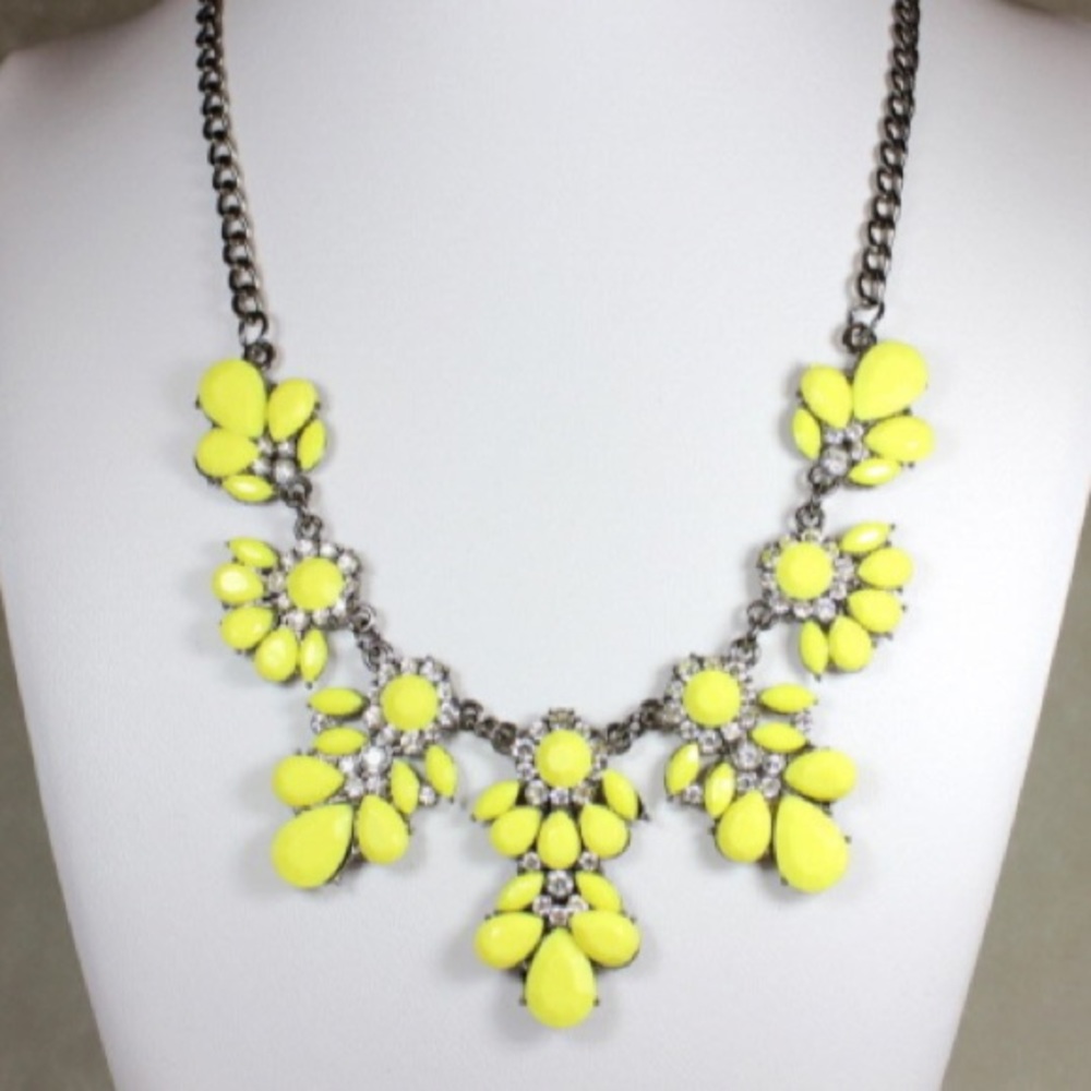 Bright yellow classy statement necklace-NWT! - Picture 1 of 2