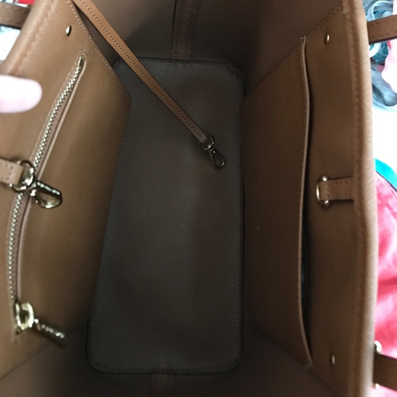 Michael kors purse - Picture 4 of 5