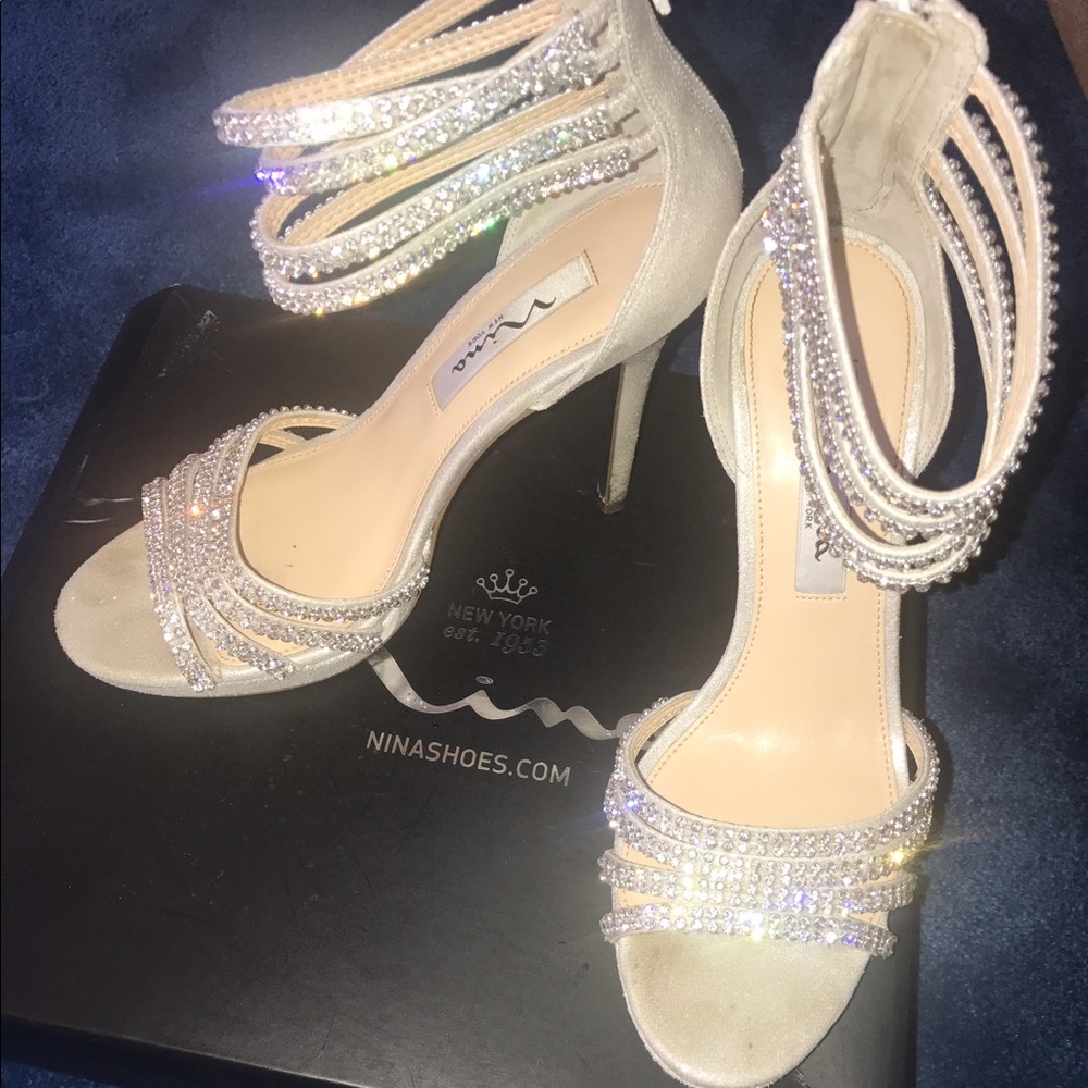 Nina "Fergie" heel