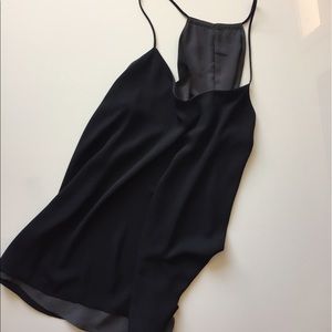 Express V neck reversible tank