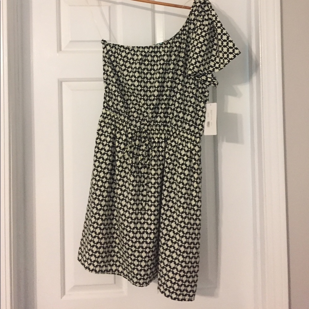 One shoulder dress