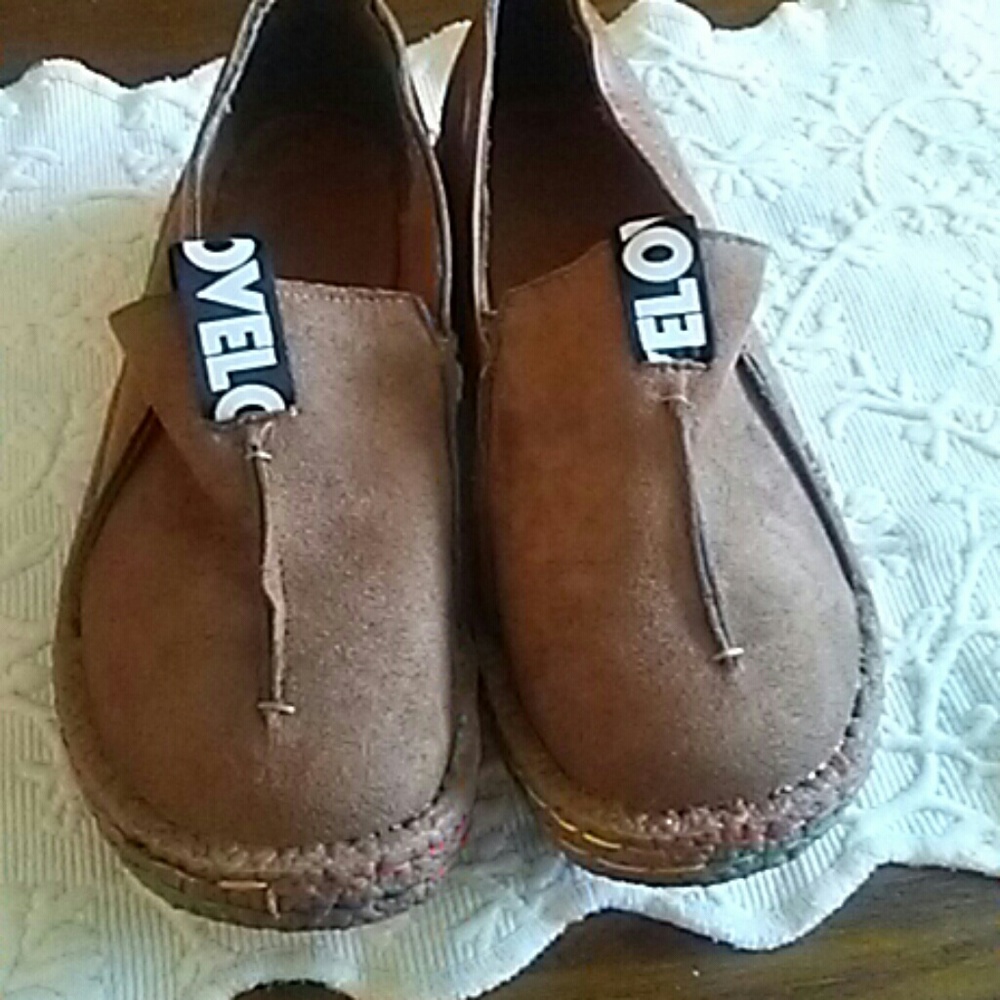 Elov moccasins