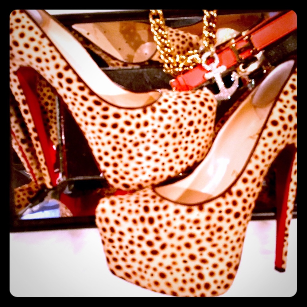 Louboutin Daffodille 160 Pony Jungle, size 37.