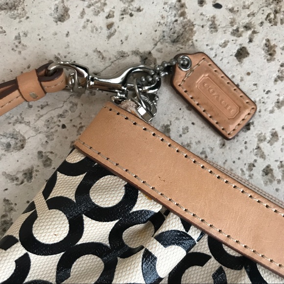 Coach wristlet | modern C pattern - Picture 2 of 6