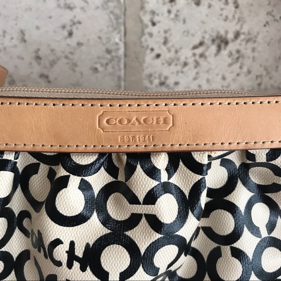 Coach wristlet | modern C pattern - Picture 4 of 6