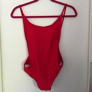The iconic sunnyco red swimsuit ❤️🌹