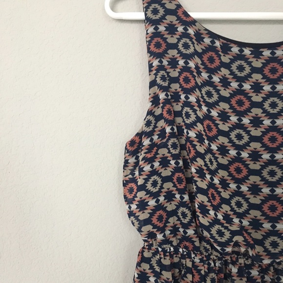 ✨HOST PICK✨Forever 21 Geometric Dress - Picture 2 of 4