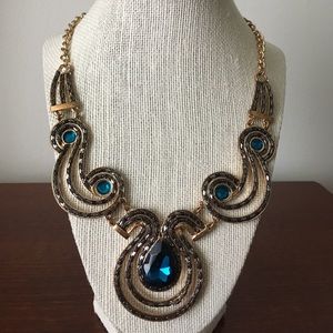 Gorgeous statement necklace