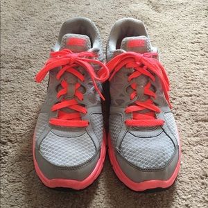 Nike Relentless 2 Gray/Coral