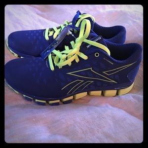 NWT Reebok dual compound sneakers sz 7