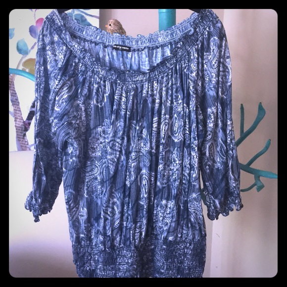 SOLD ‼️FINAL REDUCTION‼️Cha Cha Vente, 2X  top - Picture 2 of 6