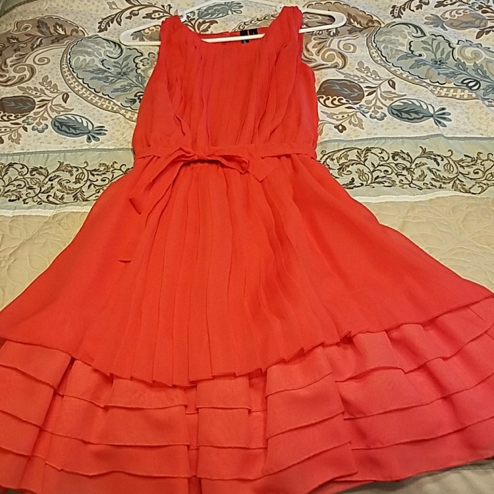 5/25 🤩 Stunning Relativity Ruffled dress