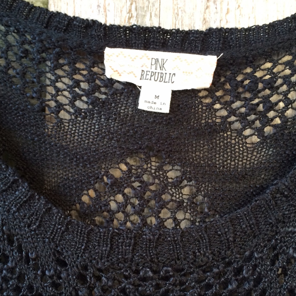 black sweater High-Low  Med - Picture 3 of 7