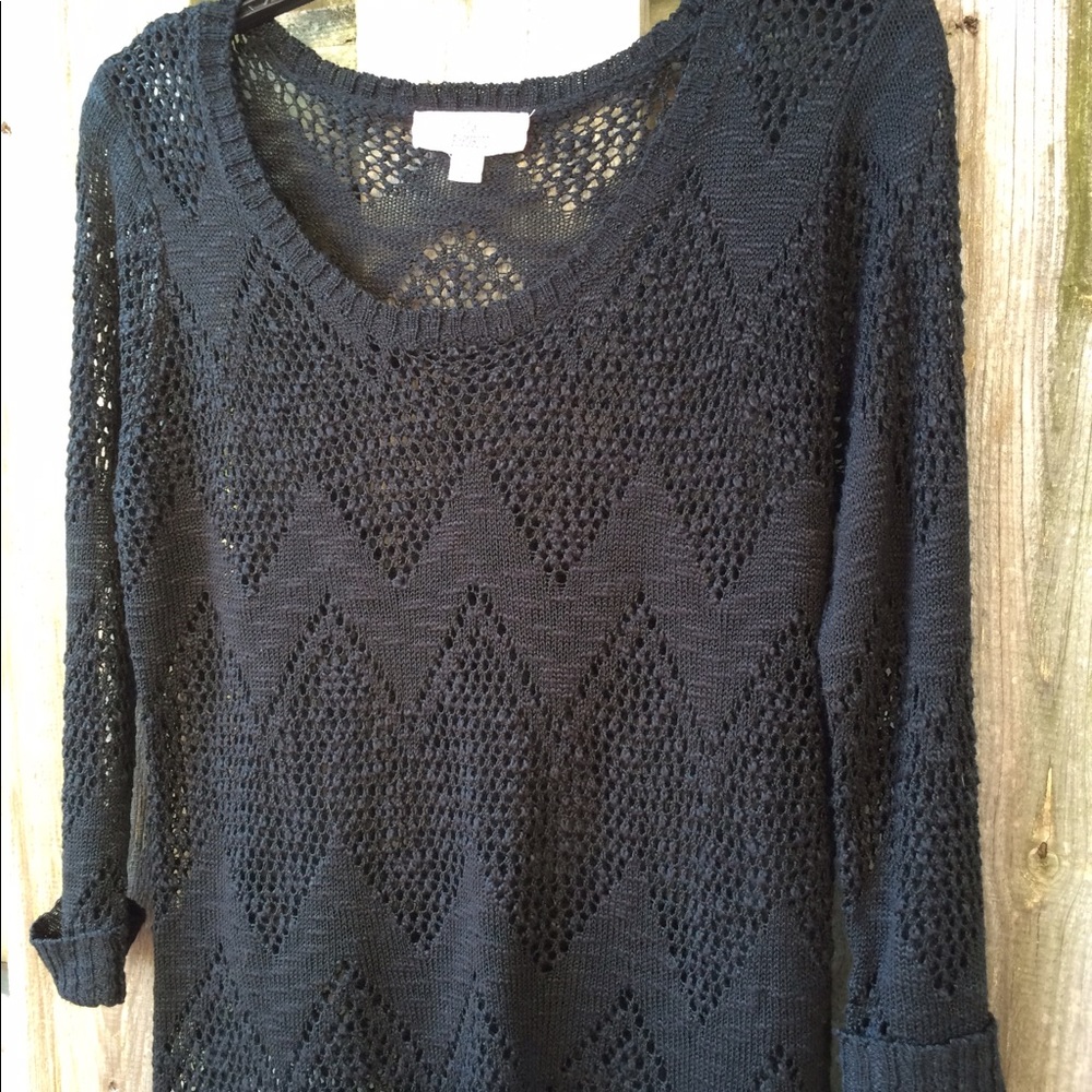 black sweater High-Low  Med - Picture 7 of 7