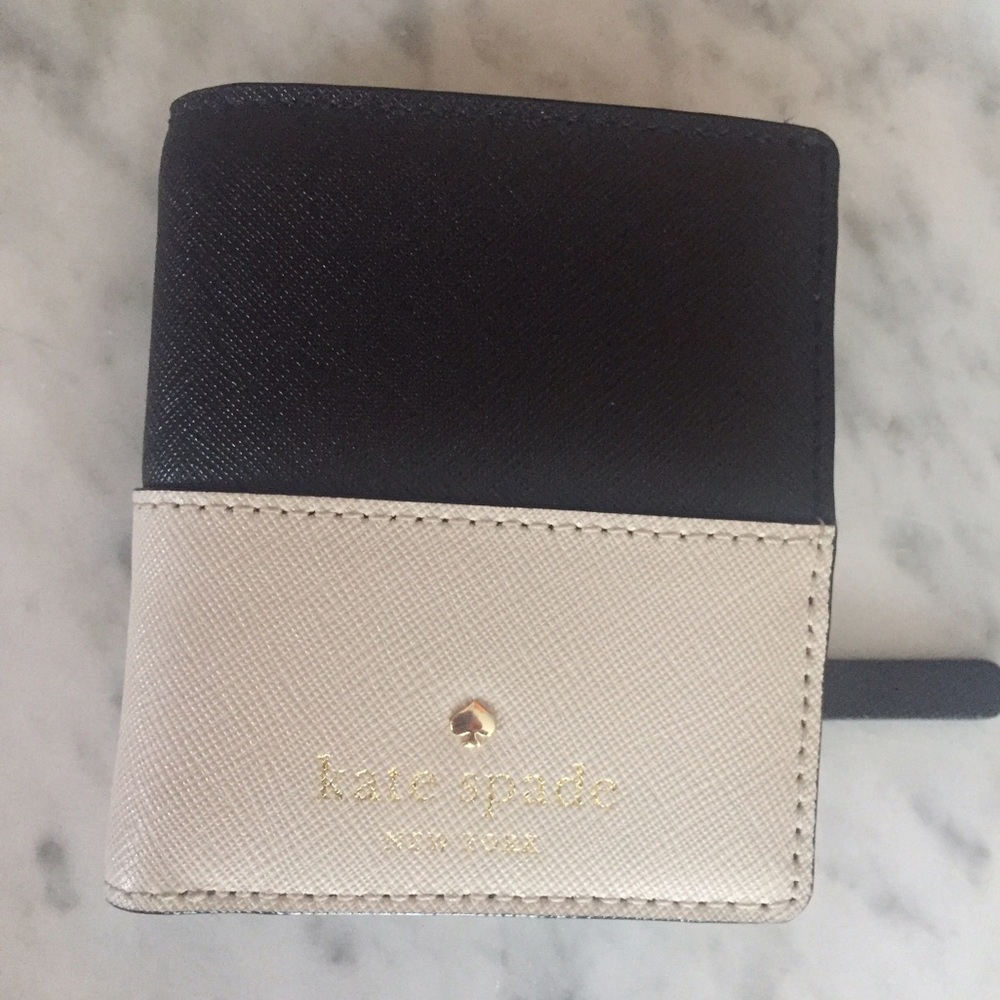 Kate Spade Cedar Street Small Stacy Wallet