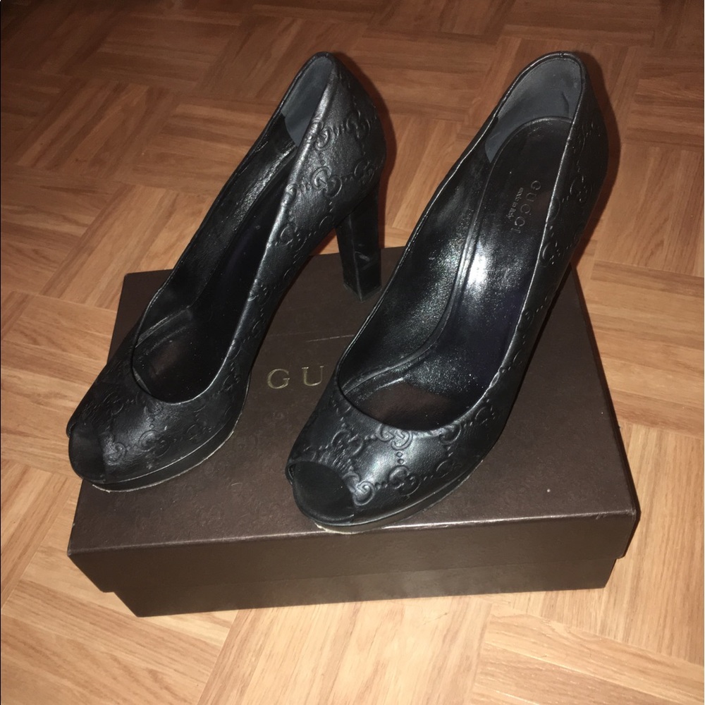 Gucci pumps